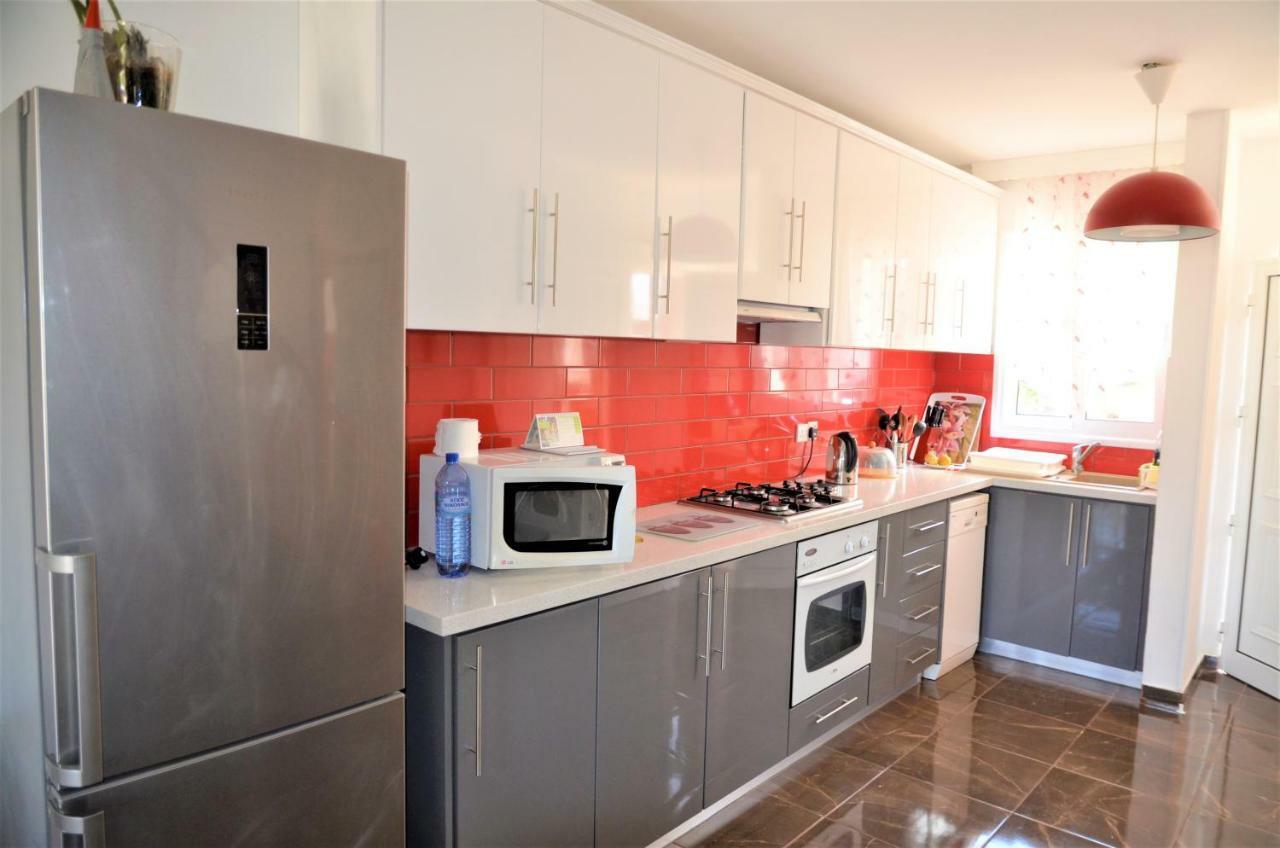 Isabella Court Townhouse Near Venus Beach And Lidl Paphos Exterior photo