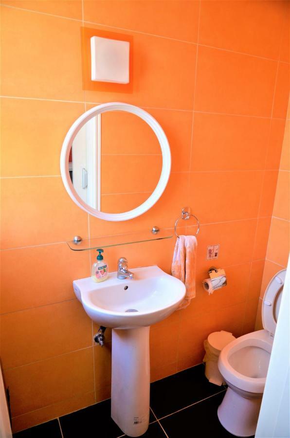 Isabella Court Townhouse Near Venus Beach And Lidl Paphos Exterior photo